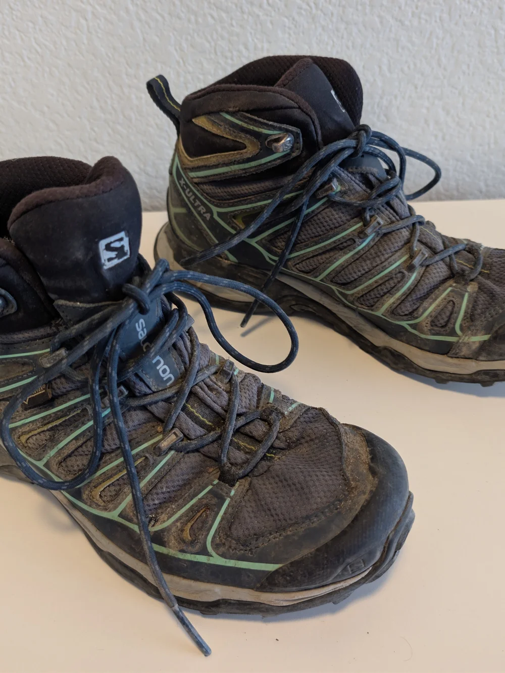 Salomon Women's X-Ultra Waterproof Black and Green Trail Hiking Shoes, US Size 8